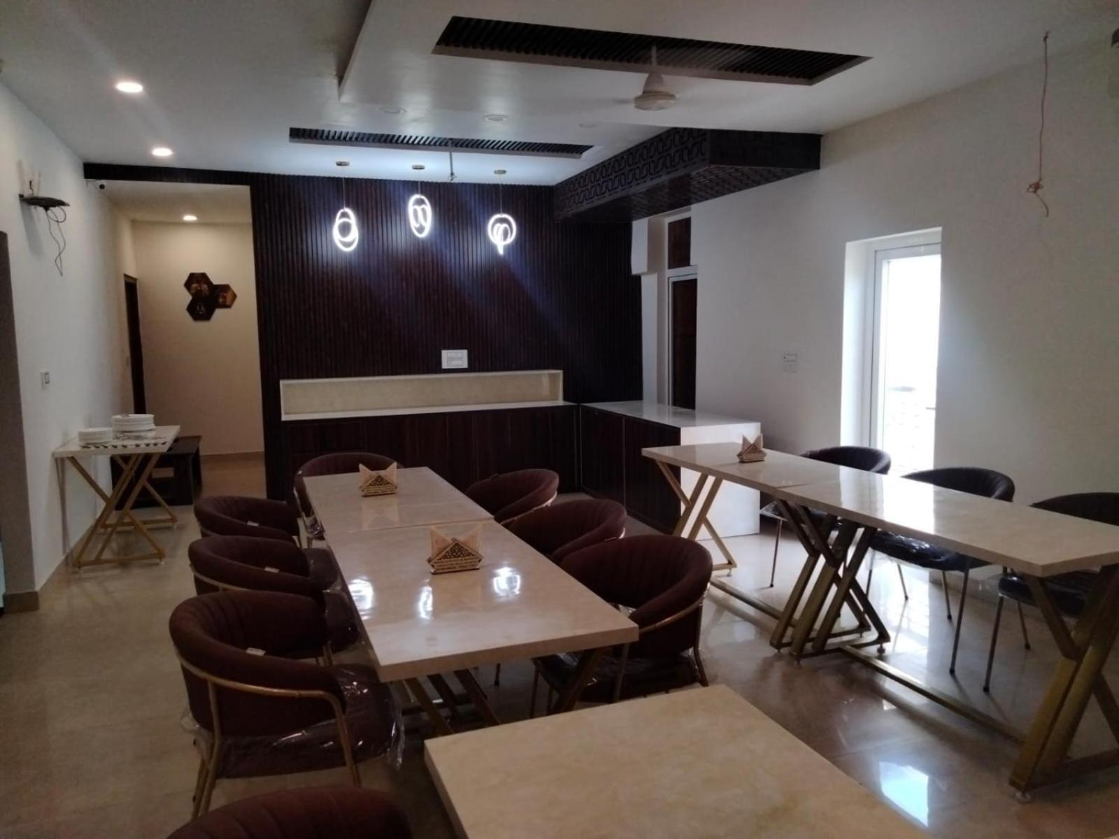 OYO 22115 Hotel D Plaza Zirakpur Exterior foto