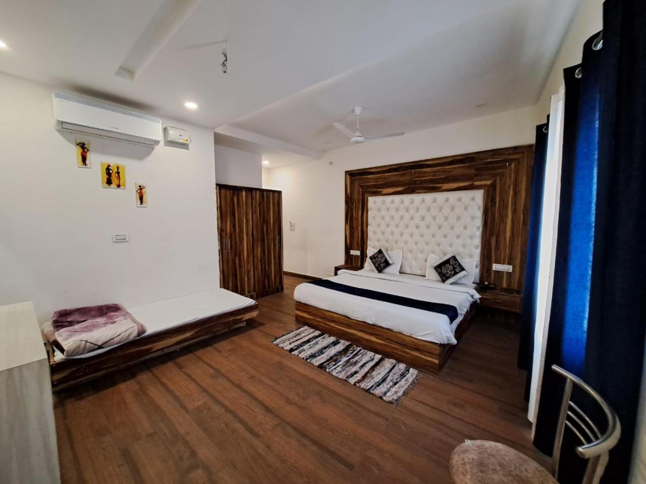OYO 22115 Hotel D Plaza Zirakpur Exterior foto