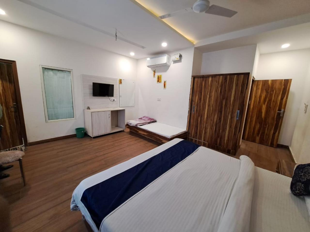OYO 22115 Hotel D Plaza Zirakpur Exterior foto