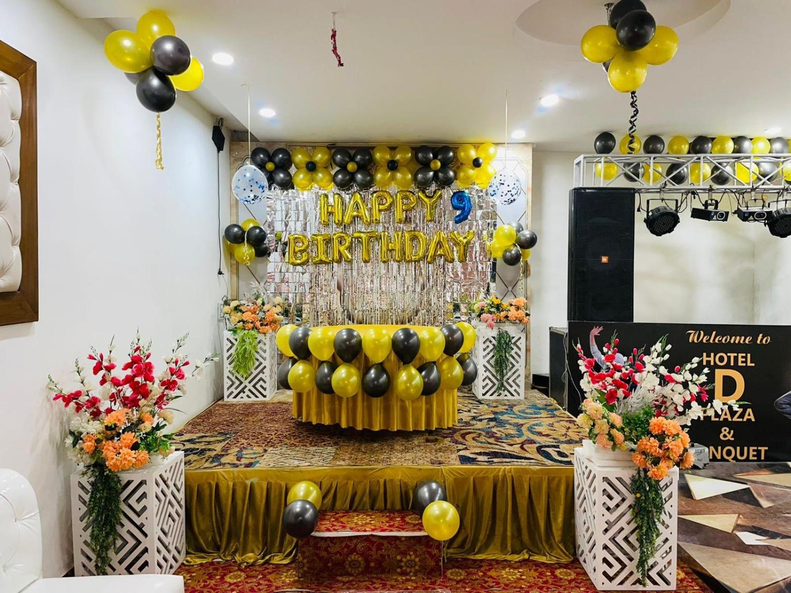 OYO 22115 Hotel D Plaza Zirakpur Exterior foto