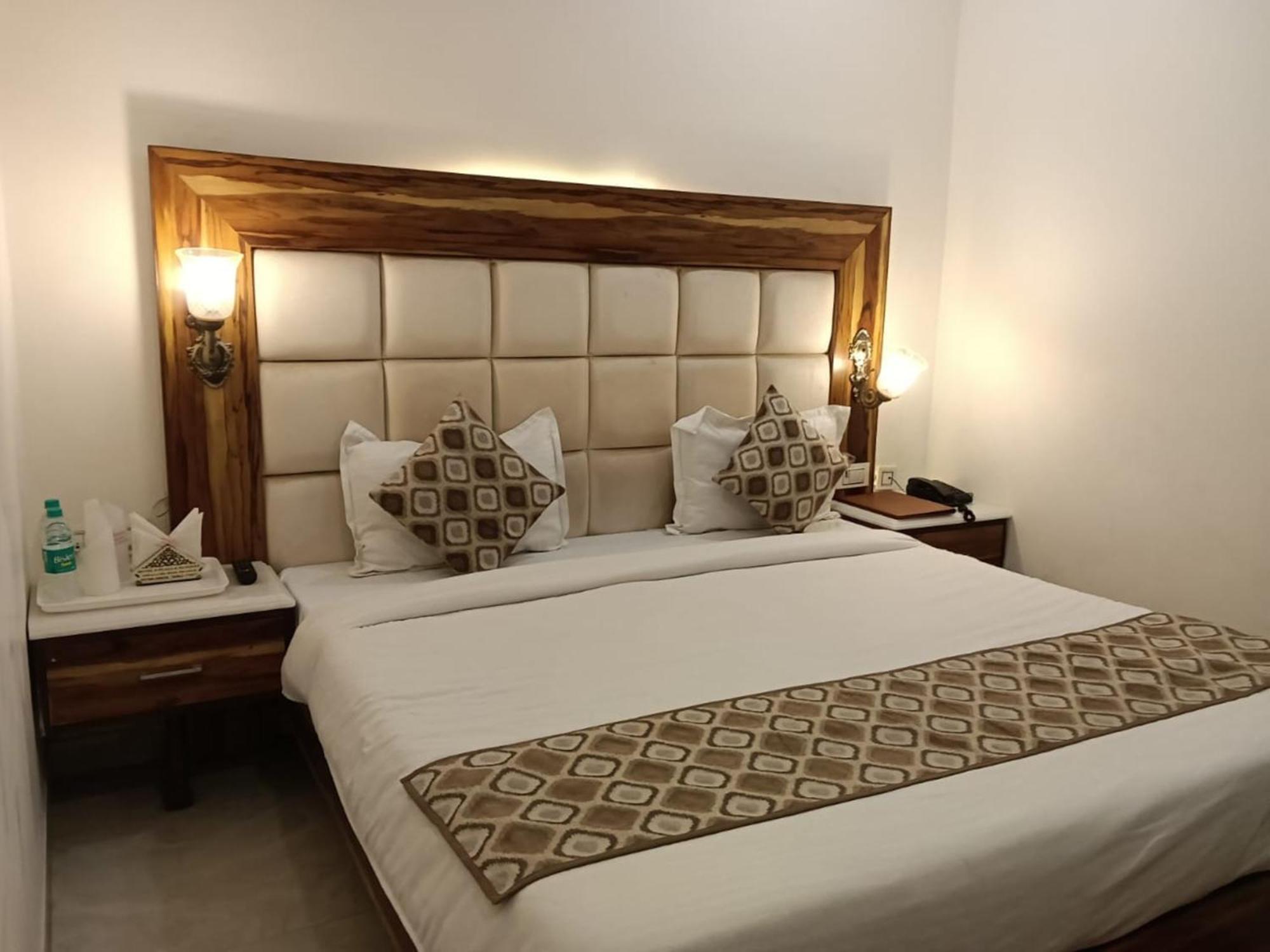 OYO 22115 Hotel D Plaza Zirakpur Exterior foto