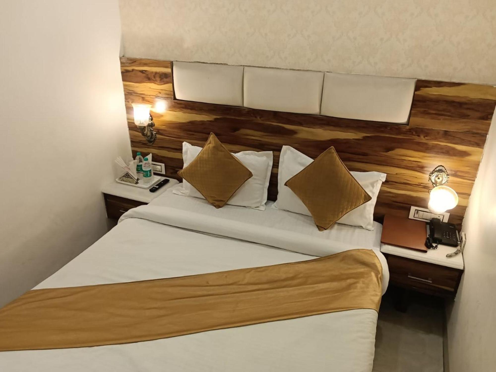 OYO 22115 Hotel D Plaza Zirakpur Exterior foto